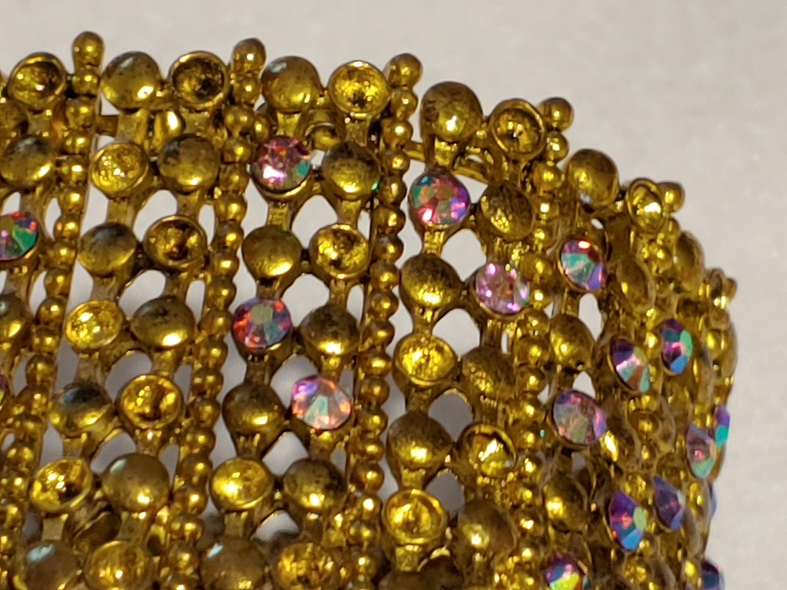 Vintage – 1 1/2 in WIDE RHINESTONE BRACELET – Gold Tone – 2 1/8 in DIA -Heavy