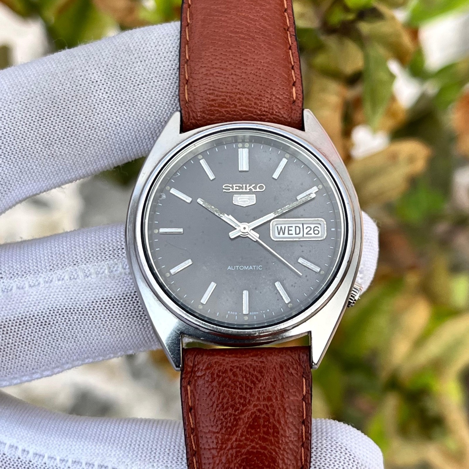 Vintage Seiko 5 Automatic Black Dress Formal Dial Japan Made Men Watch 6309-8840