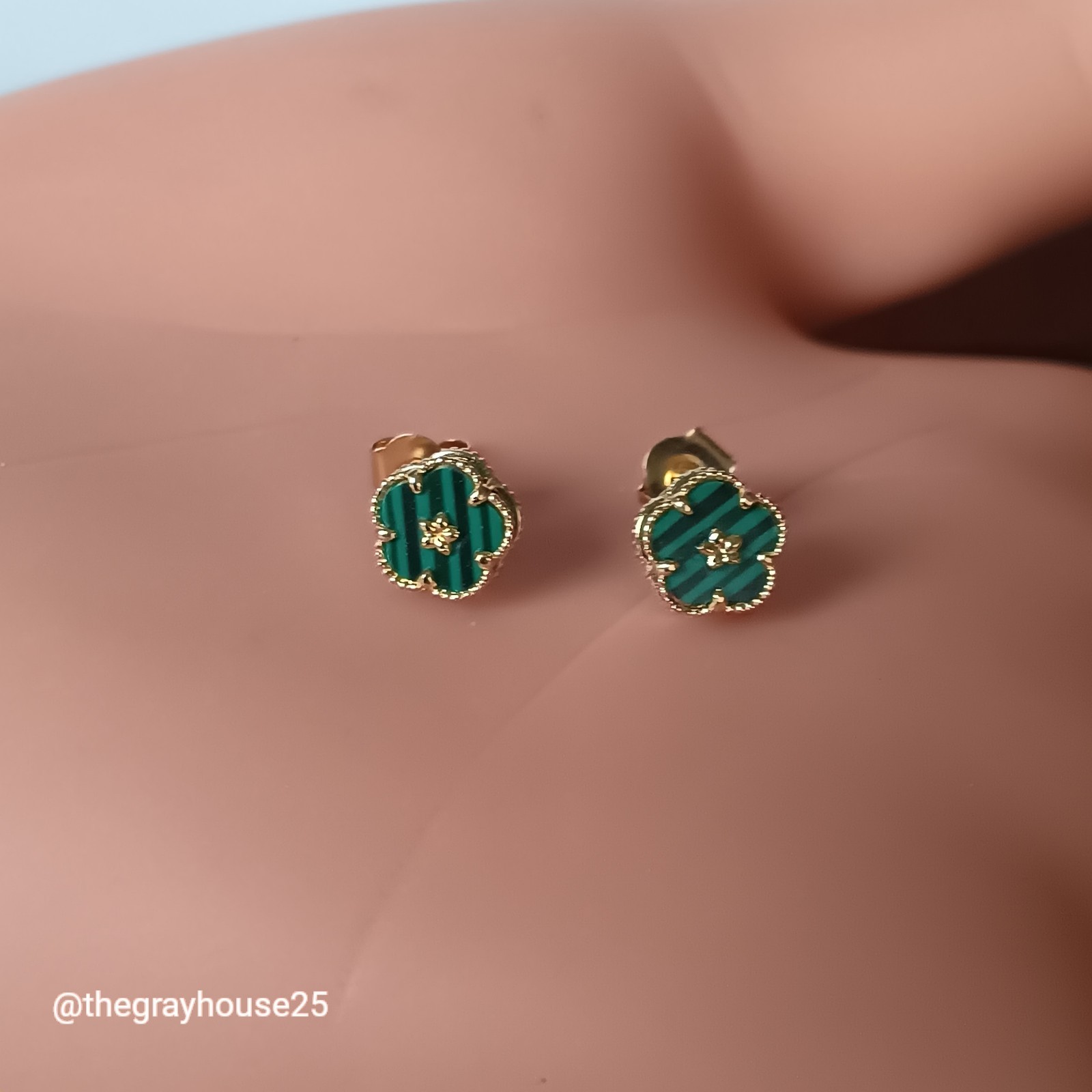 18K Yellow Gold Green Flower Stud Earrings 6mm Au750 NEW Solid Gold Floral NEW