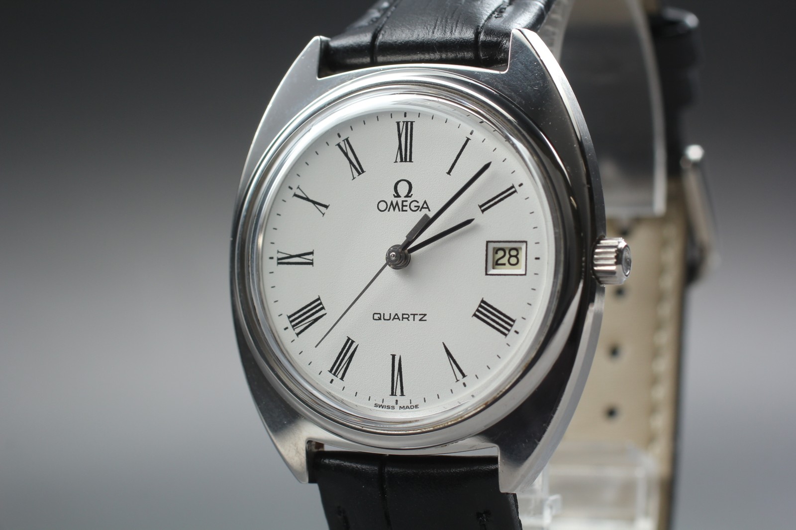 [Near MINT] Vintage Omega Cal.1370 Roman Dial Date Quartz Men’s Watch From JAPAN
