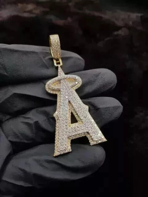 A Customize Letter Round Cut Moissanite Pendant 14K Yellow Gold Plated Silver