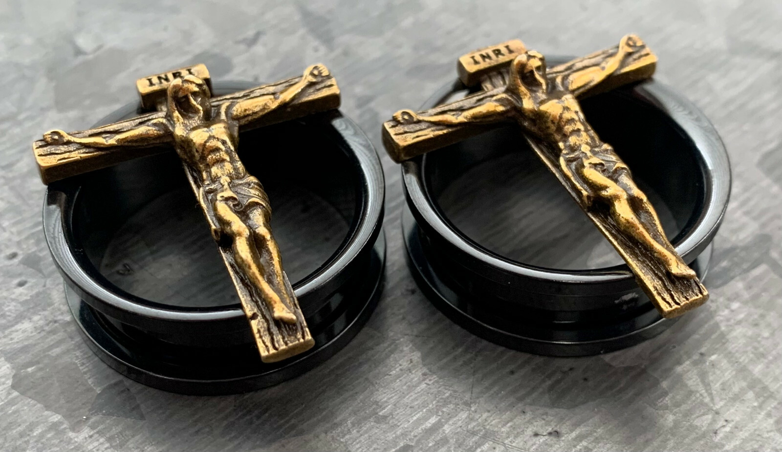 PAIR Jesus Crucifixion Screw Fit Tunnels Plugs Gold Black Steel Earlet Gauges