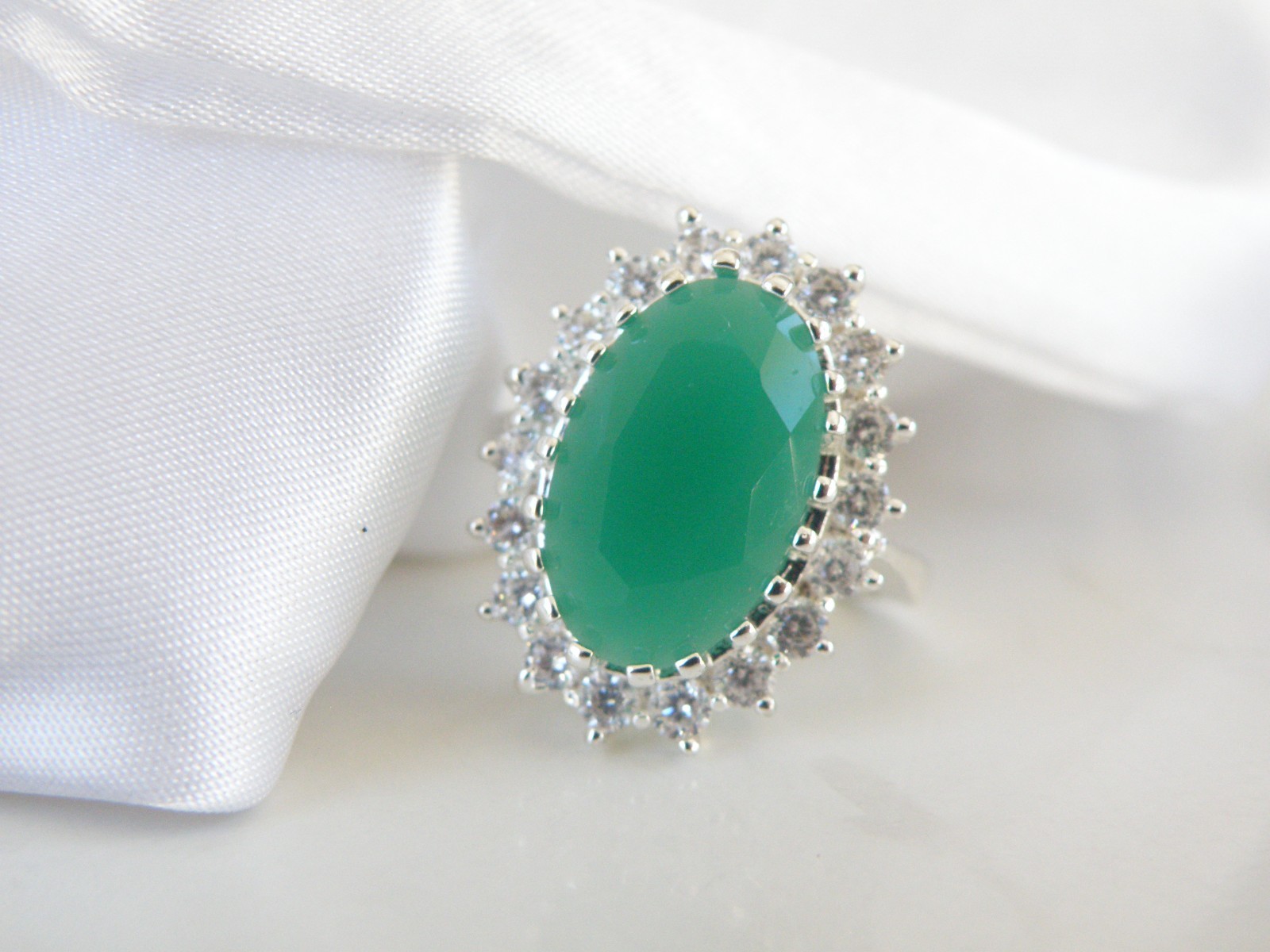 Vintage Sterling Silver 925 Green Chrysoprase Large Halo Ring Size 6.5