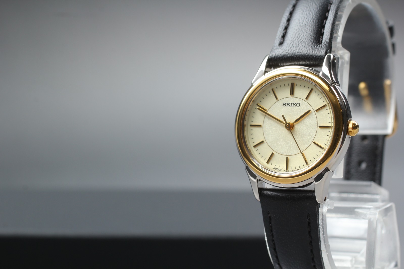 Vtg 2001 [Near MINT] Seiko Spirit 7N01-6880 Quartz Two-Tone Womens Watch JAPAN