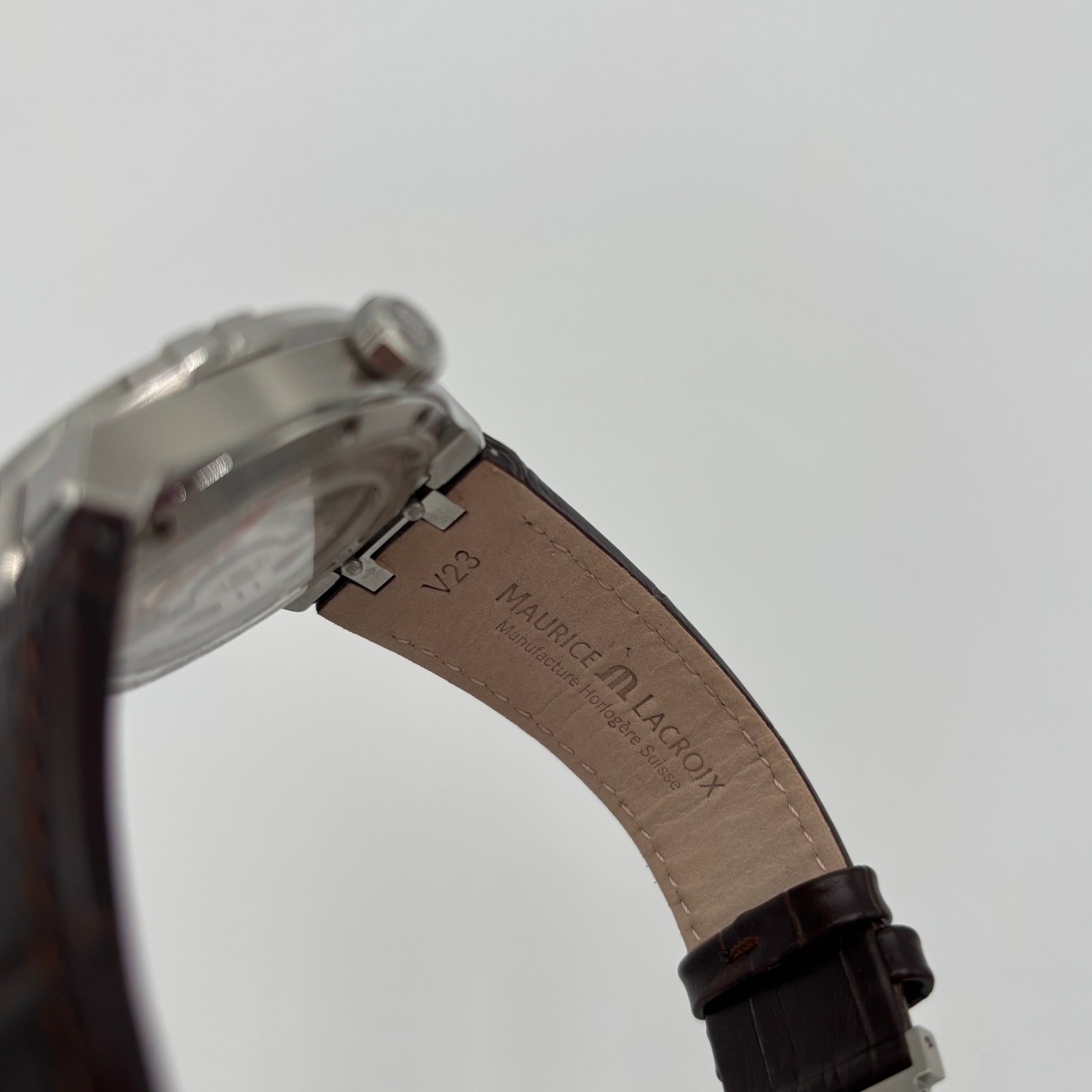 Maurice Lacroix Aikon Automatic Gents 42mm AI6008-SS001-331-1 AI6008-SS002-331-2