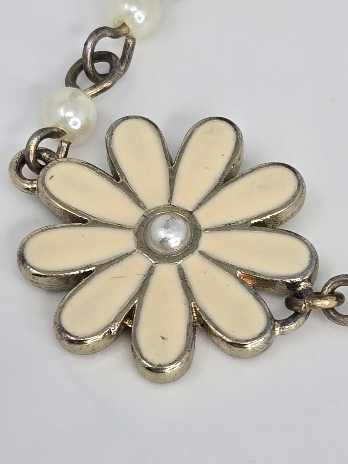 Vintage Flower Daisy Statement Necklace Metal w/Faux Pearl Yellow Gold Tone 18″
