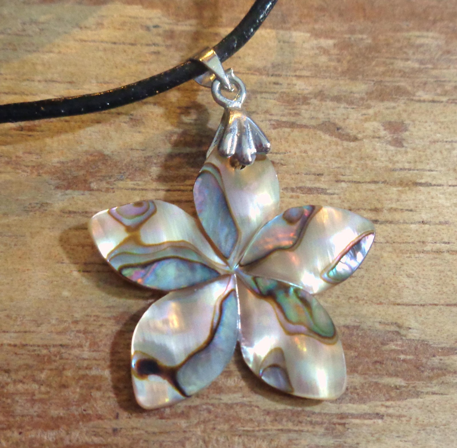 30MM CARVED PAUA ABALONE SHELL HAWAIIAN PLUMERIA PENDANT LEATHER NECKLACE 18″ #2