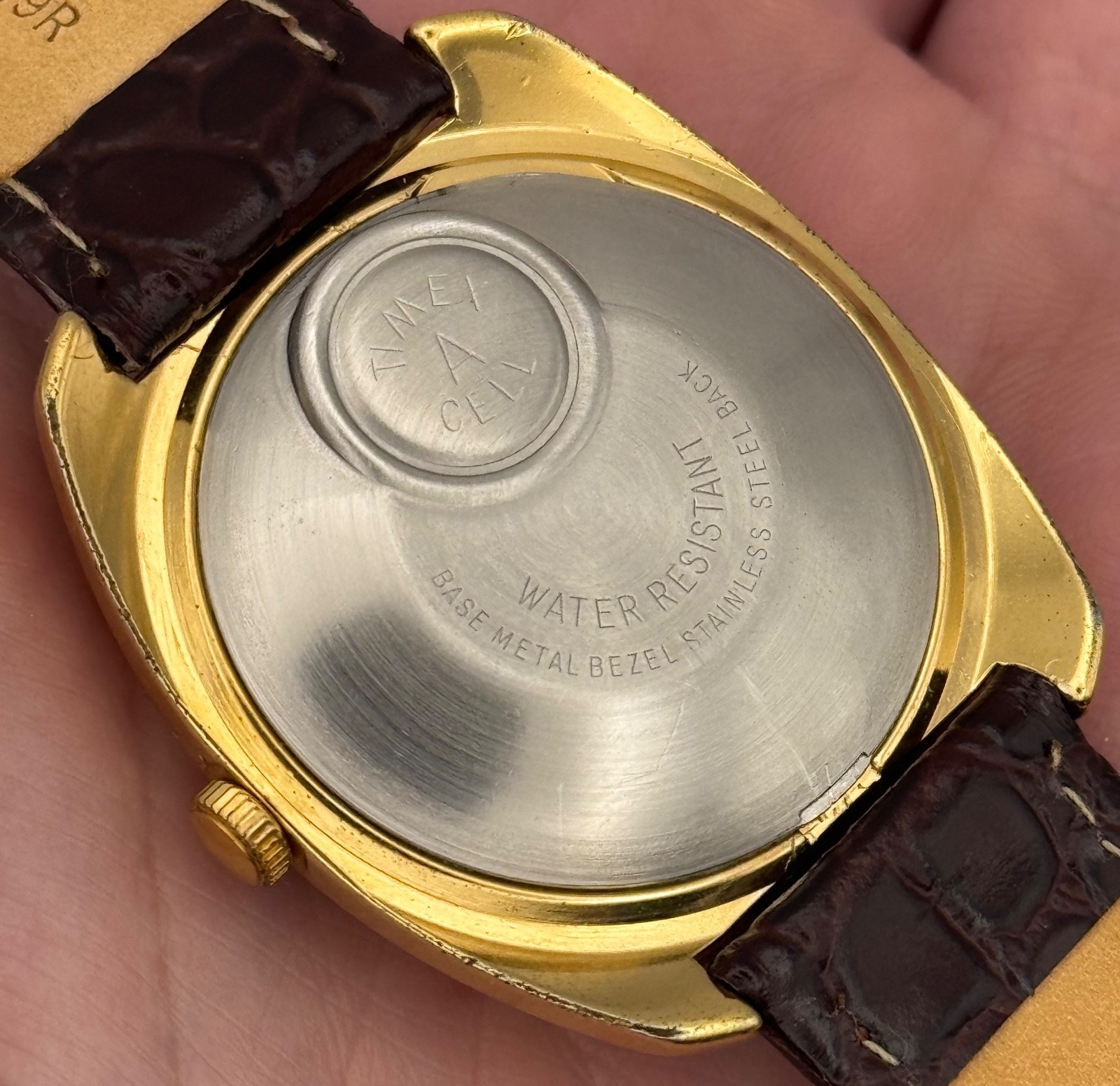 ~1977 Vintage Timex Men’s Dynabeat Electric Gold-Tone Watch w/NEW BAND – RUNS!