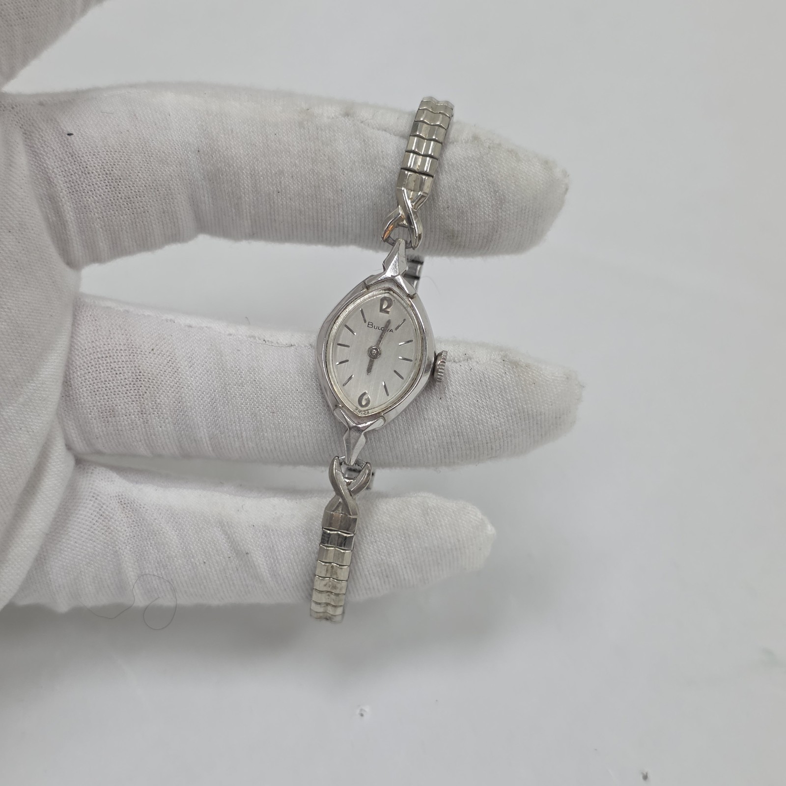 Bulova 6CL 1970 17J 10k Gold Plated Women’s Wind Up Petite Cocktail Dress Watch