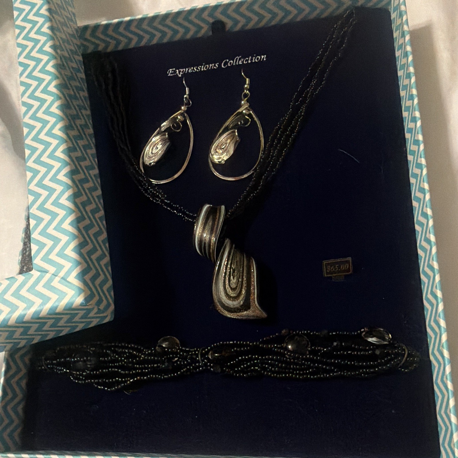Bella Perlina Expressions Collection Black Silver Tone Jewelry Set Earrings