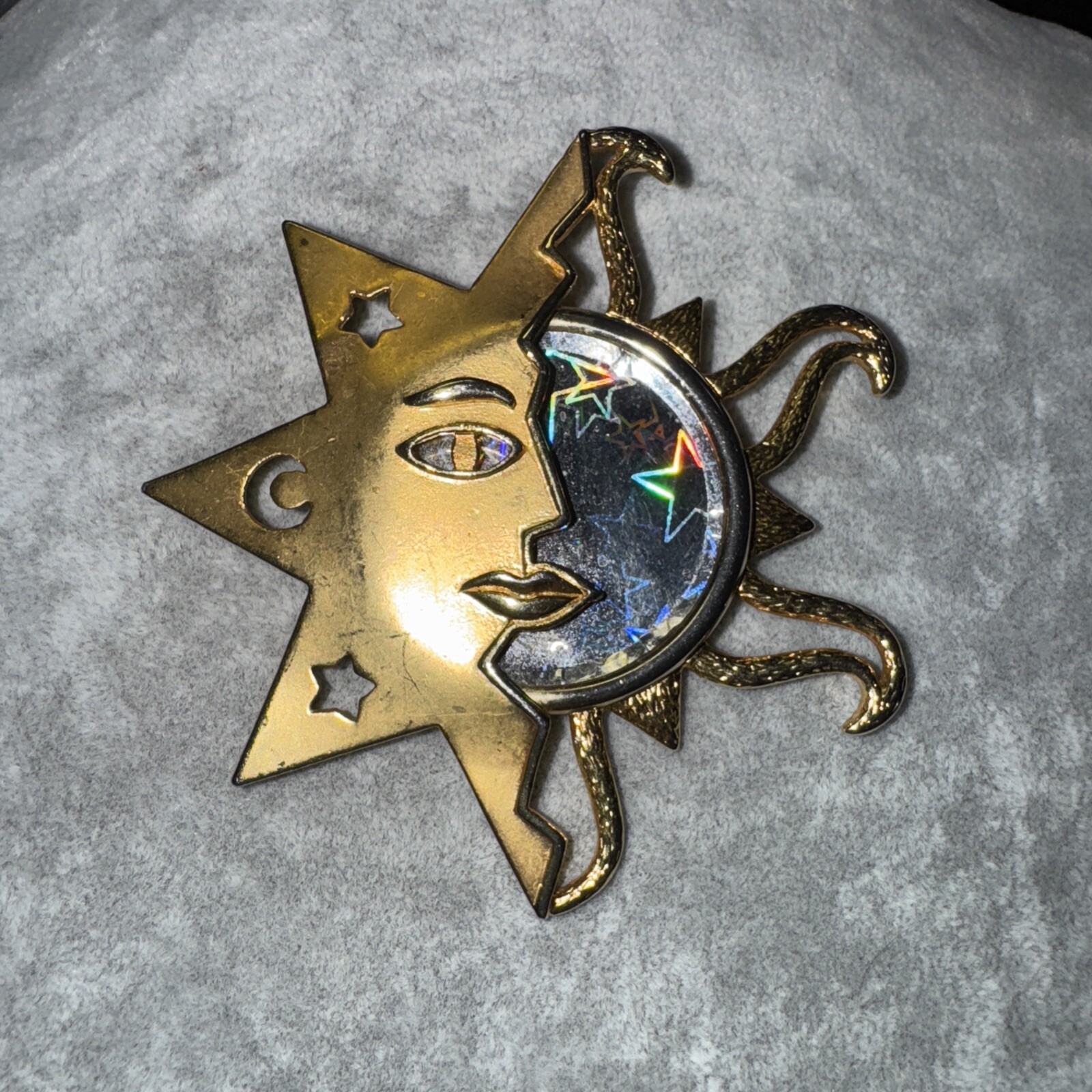 Signed JJ Sun Moon & Stars in One Brooch Metal with Flicker Stone 3″ Gold Tone