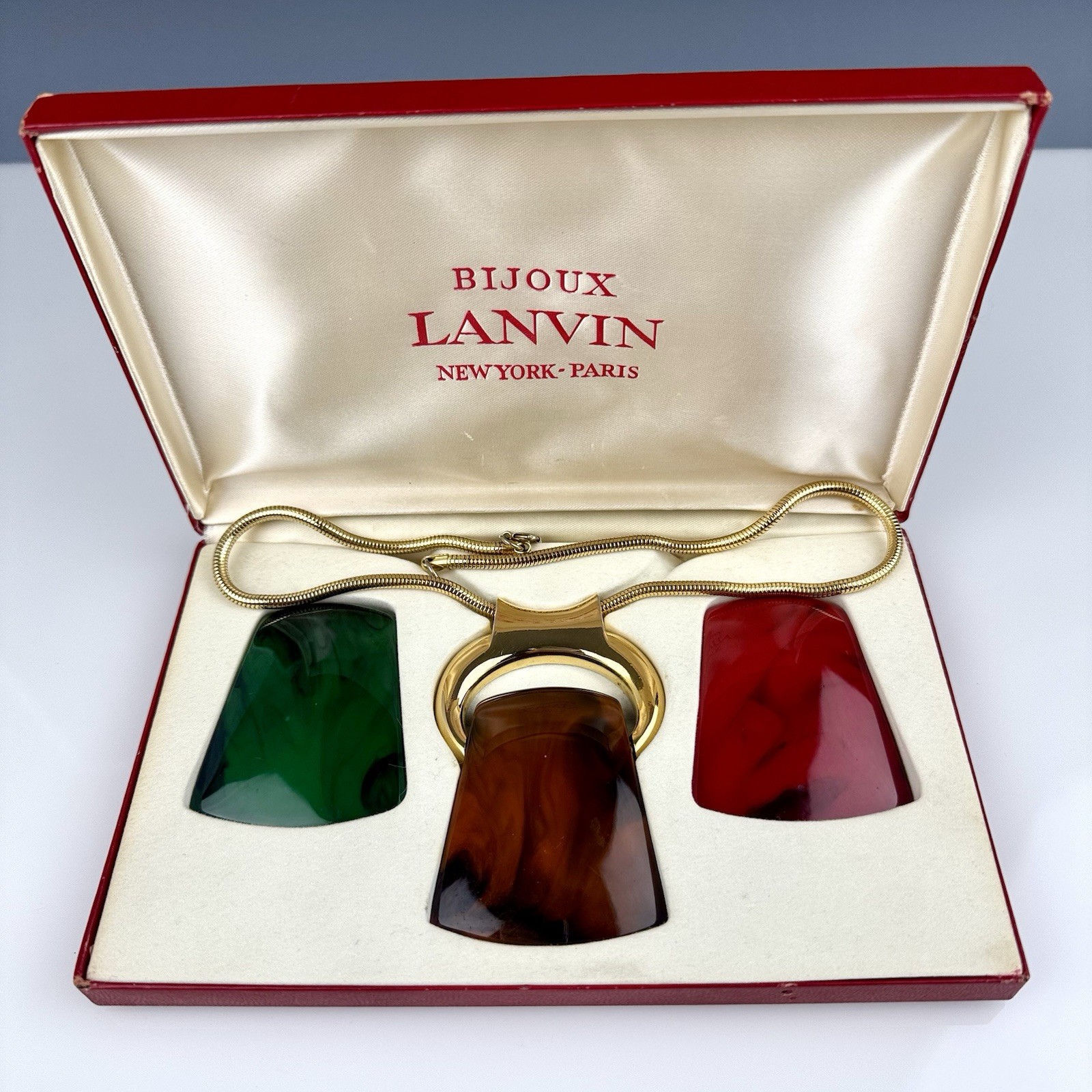 1970’s LANVIN Bijoux Paris “KEIRA” Interchangeable Lucite Pendant Necklace Set