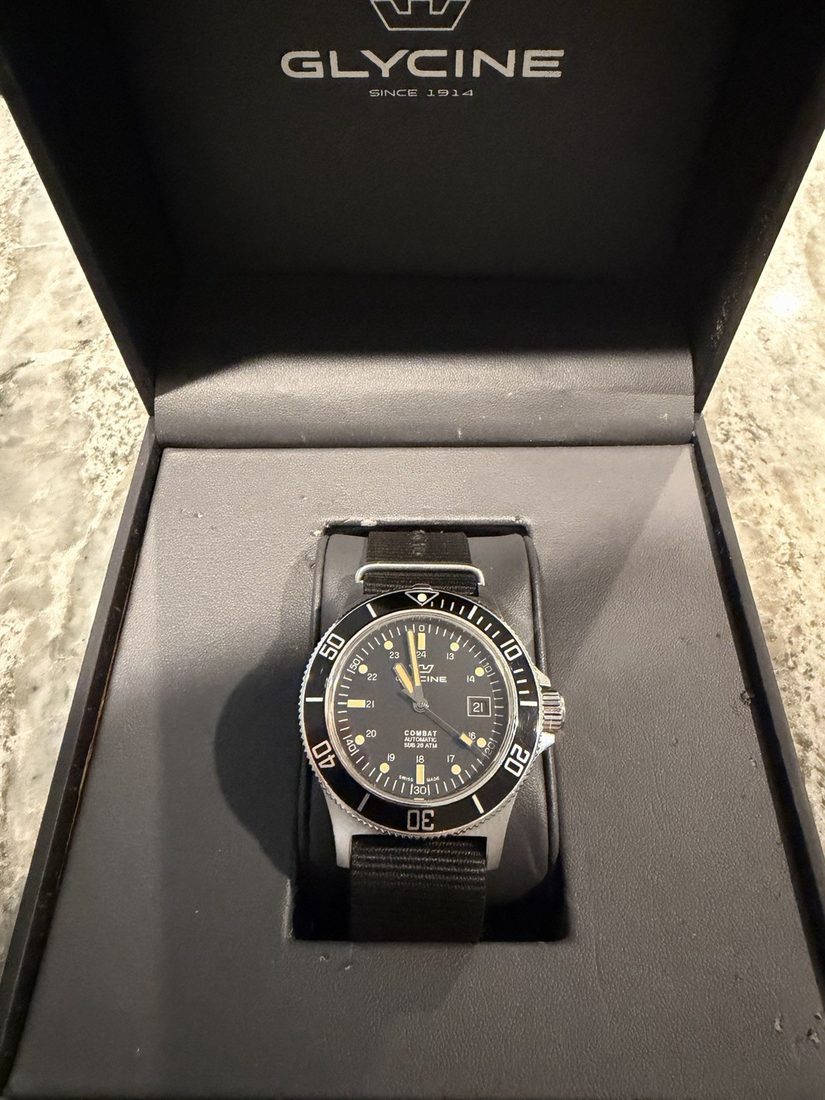 Glycine Combat Sub GL0083 Swiss Made Automatic Diver 42mm 200m Black Dial