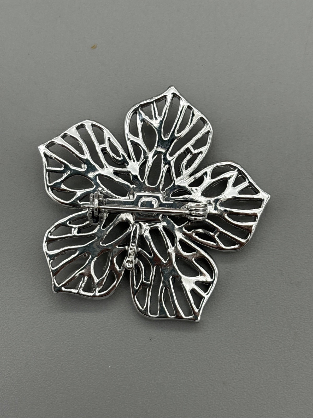 Gerry’s Hibiscus Hawaiian State Flower Brooch Pin Signed Floral Vintage GIFT 1.5