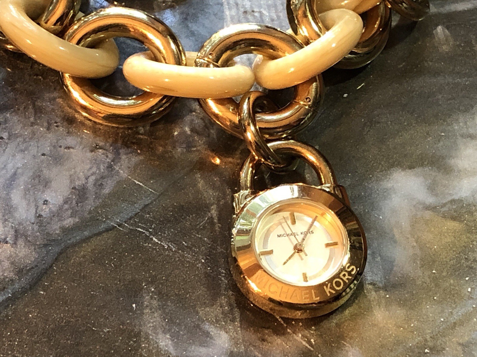 🍯✨RARE NOS w/ Box VINTAGE MICHAEL KORS Gold Chain Link CHARM BRACELET WATCH 🛍️