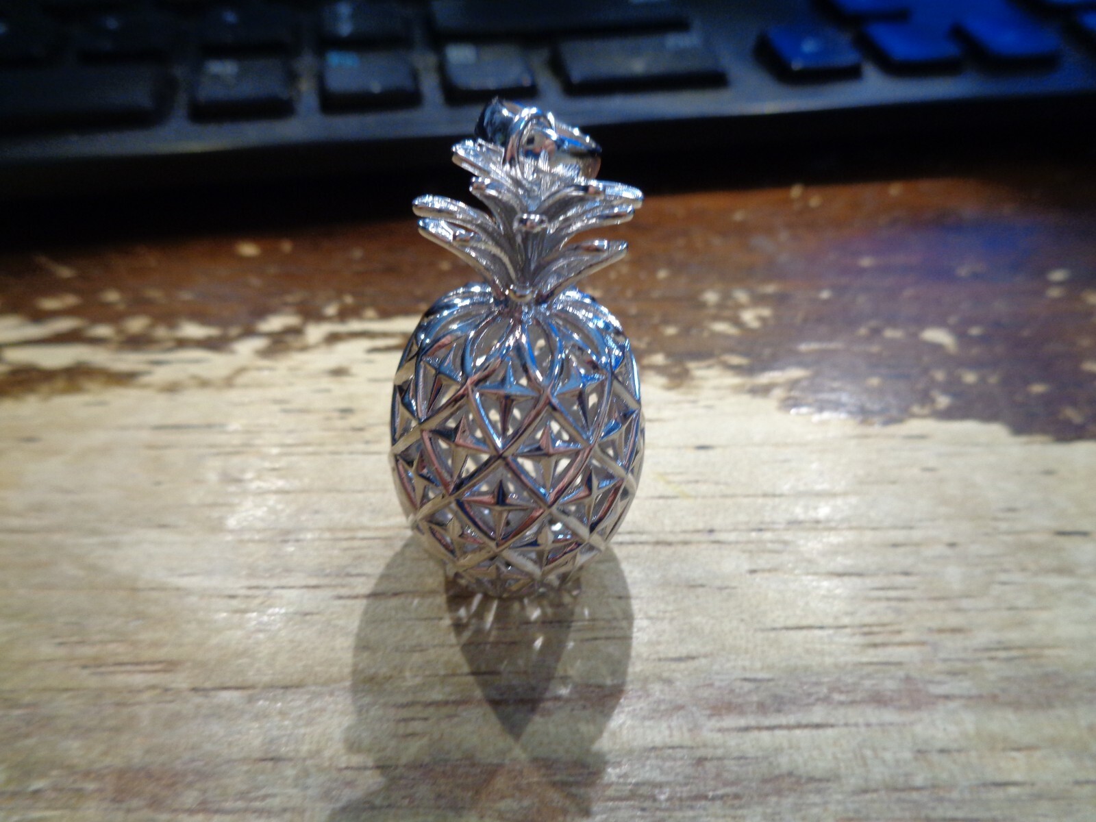 22.5MM HEAVY WG-PLATED 925 SILVER EXTRA-EXTRA LARGE HAWAIIAN PINEAPPLE PENDANT