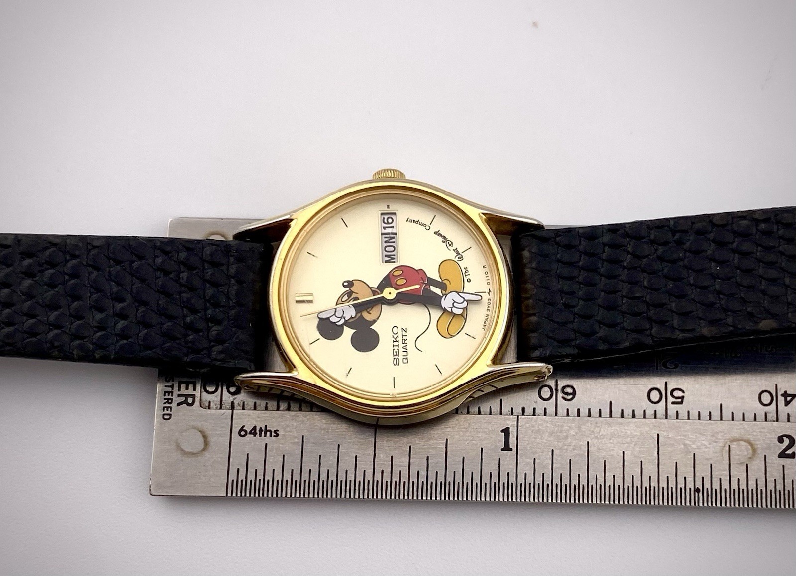 SEIKO Mickey Mouse Watch 3Y03-0049 Quartz 21.5mm Circa 1986 Ladies New Battery