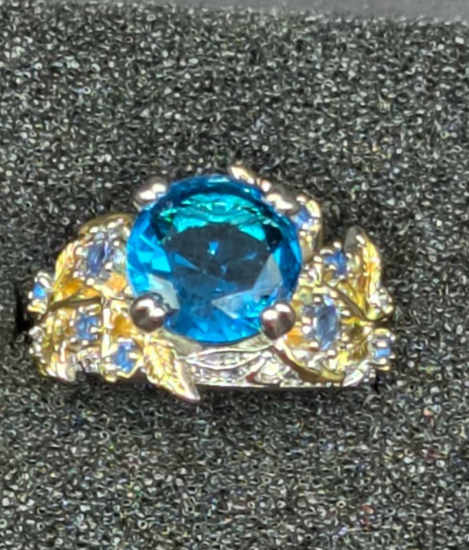 3.5 to 4.0 Carat Aqua Blue Gemstone Floral Leaf Statement Cocktail Ring