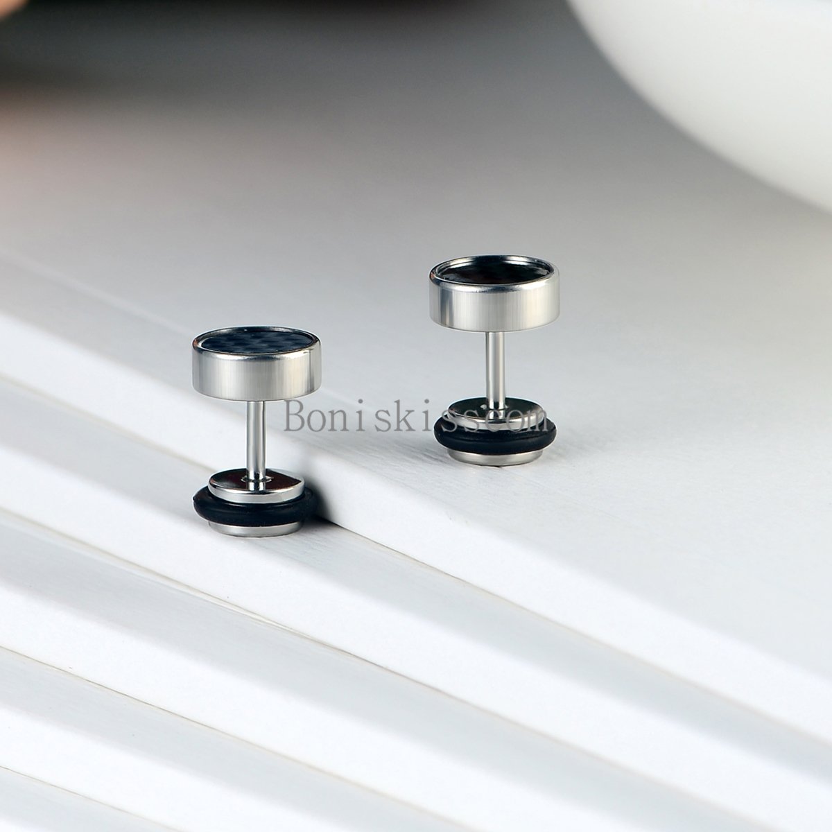Men’s Women’s Stainless Steel Carbon Fiber 8mm Round Barbell Stud Earrings 2Pcs