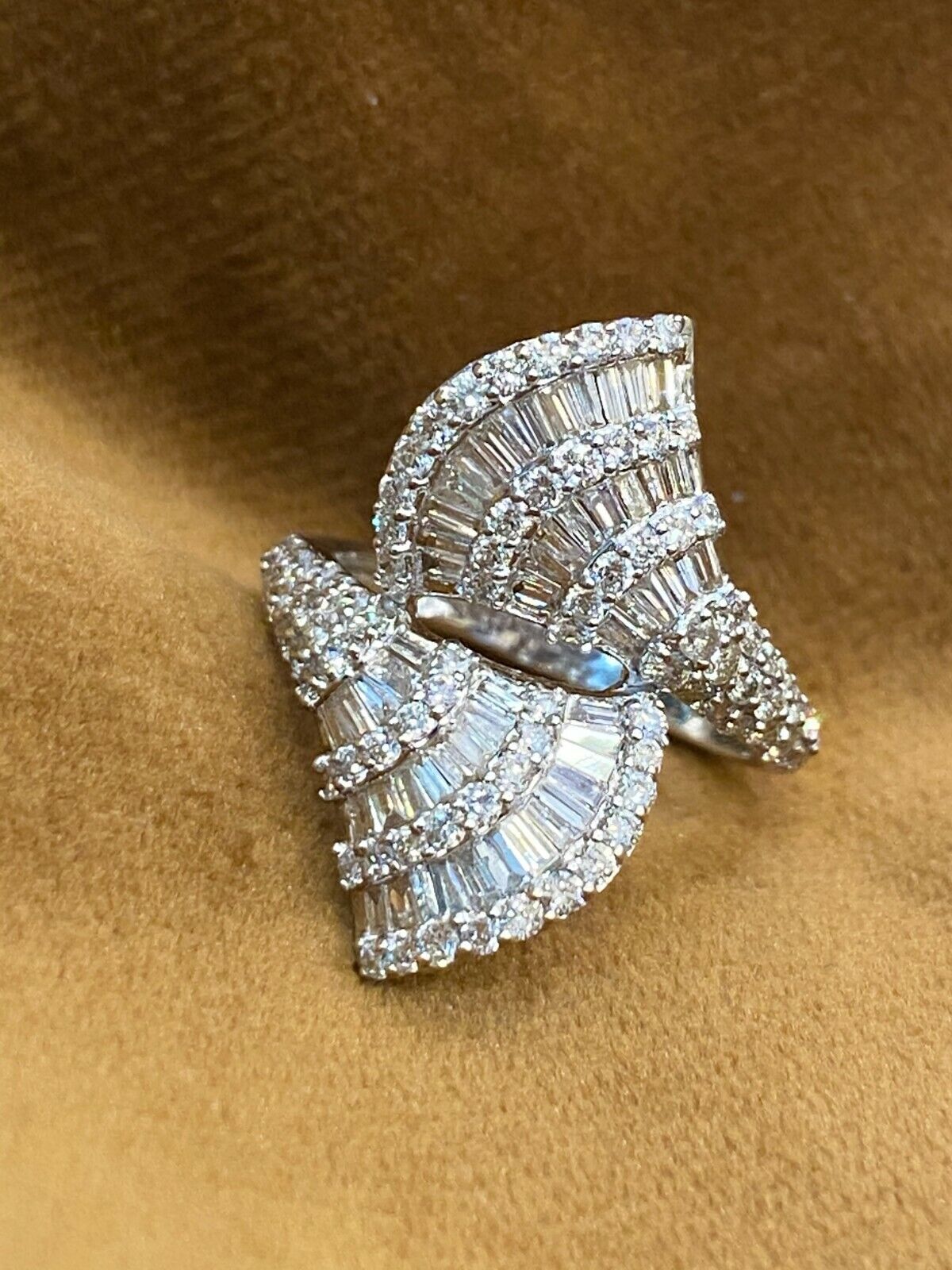 Pave 1.67 Cts Round Baguette Cut Diamonds Engagement Ring In 585 Solid 14K Gold