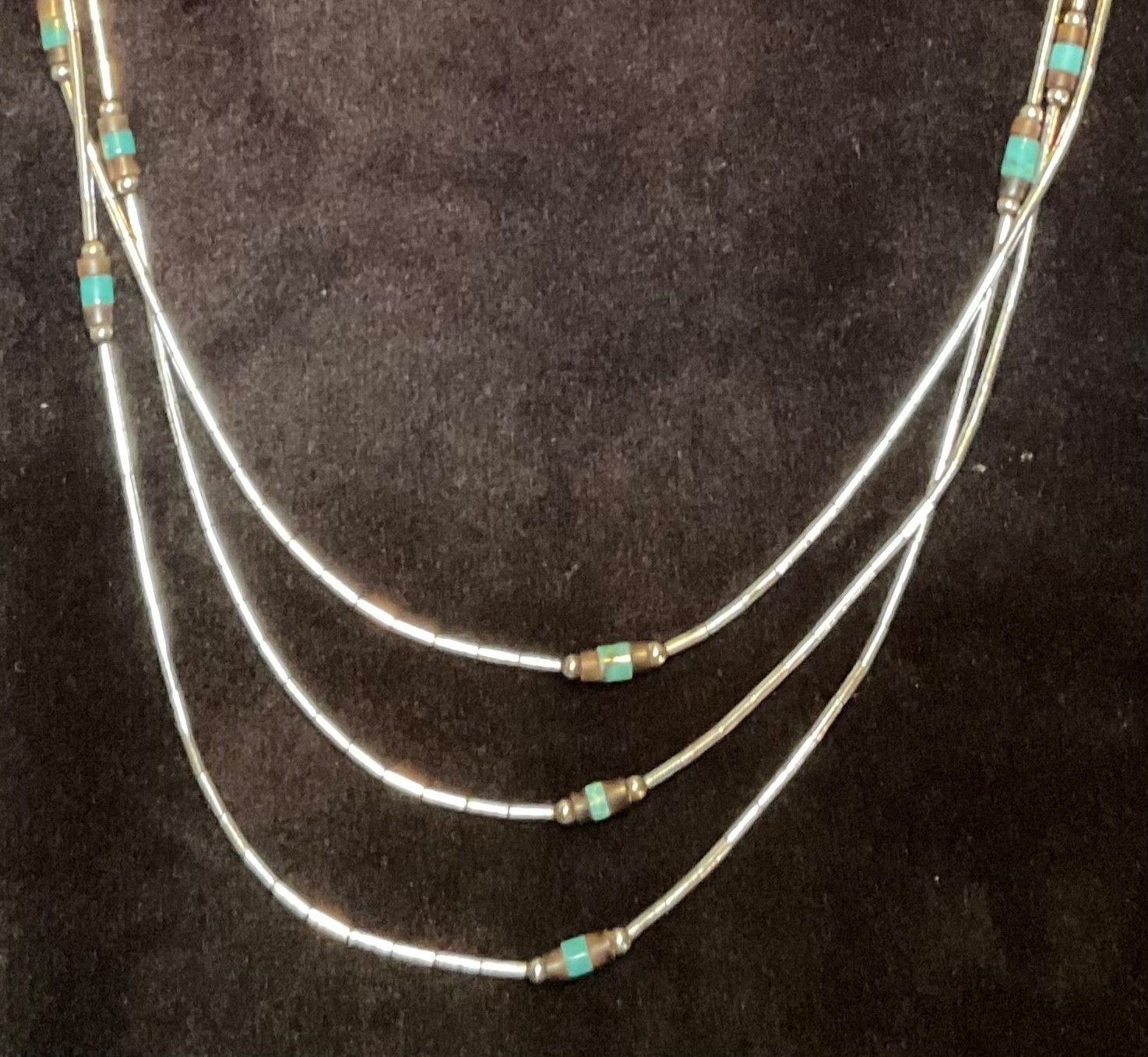 Native American 3-Strand Liquid Silver 16″ Necklace W/Turquoise Beads Vintage