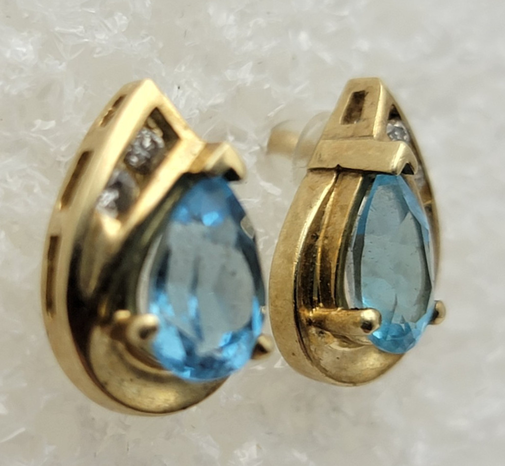 10K Yellow Gold Blue Topaz & Diamond Teardrop Stud Earrings 13mm Vtg. Signed Aj