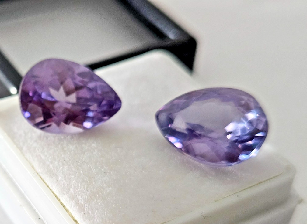 Pear Cut Alexandrite 23-24 Ct Colour Change EGL CERTIFIED Pair Gemstone FR-166