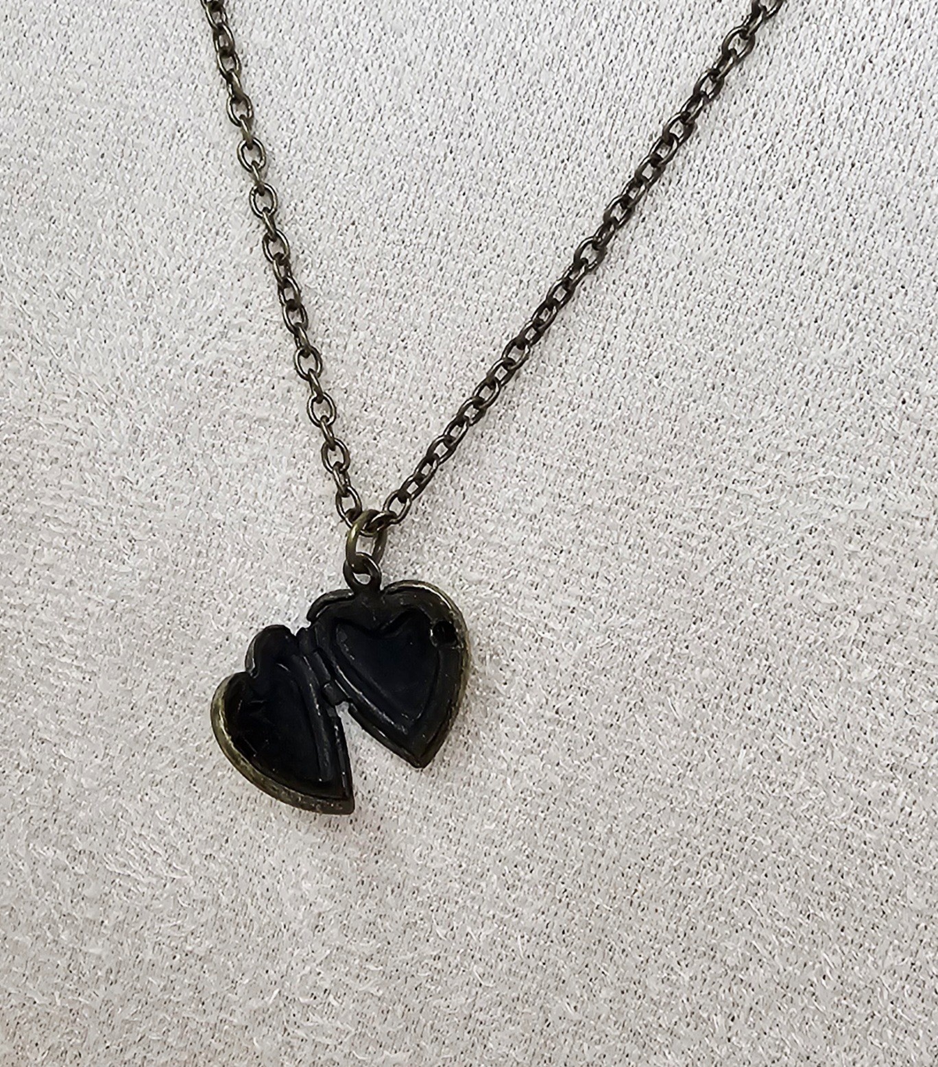 Vintage Locket Green Heart Pendant Necklace