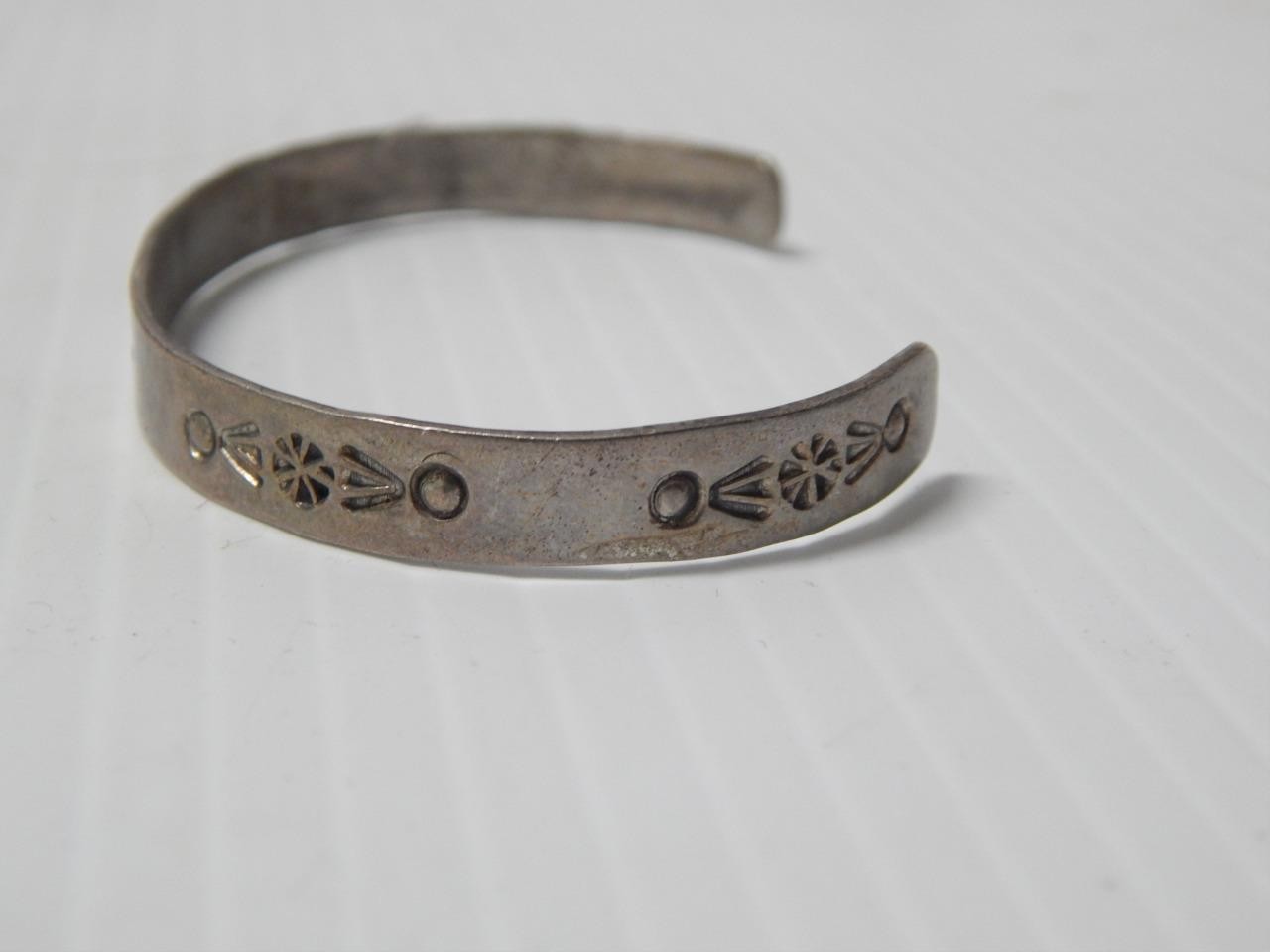 c.1930-50s VINTAGE FRED HARVEY NAVAJO INDIAN STERLING SILVER BRACELET
