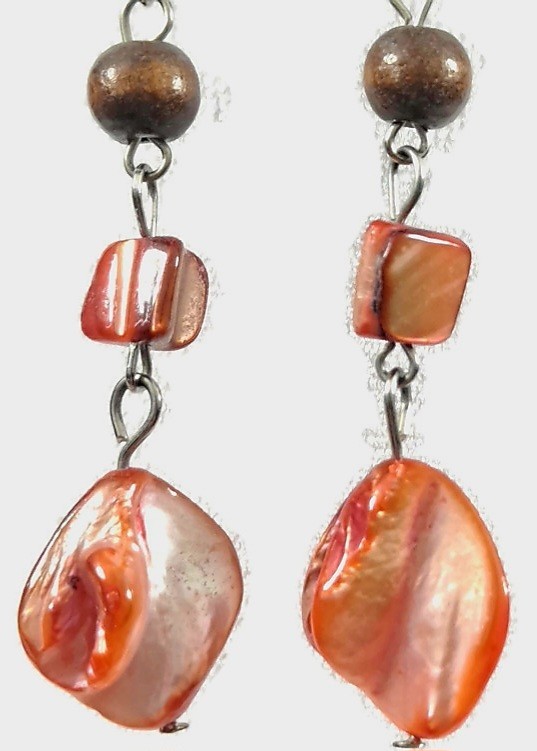 Iridescent Peach Mother of Pearl Shell 3-Strand Statement Necklace & Earring Set