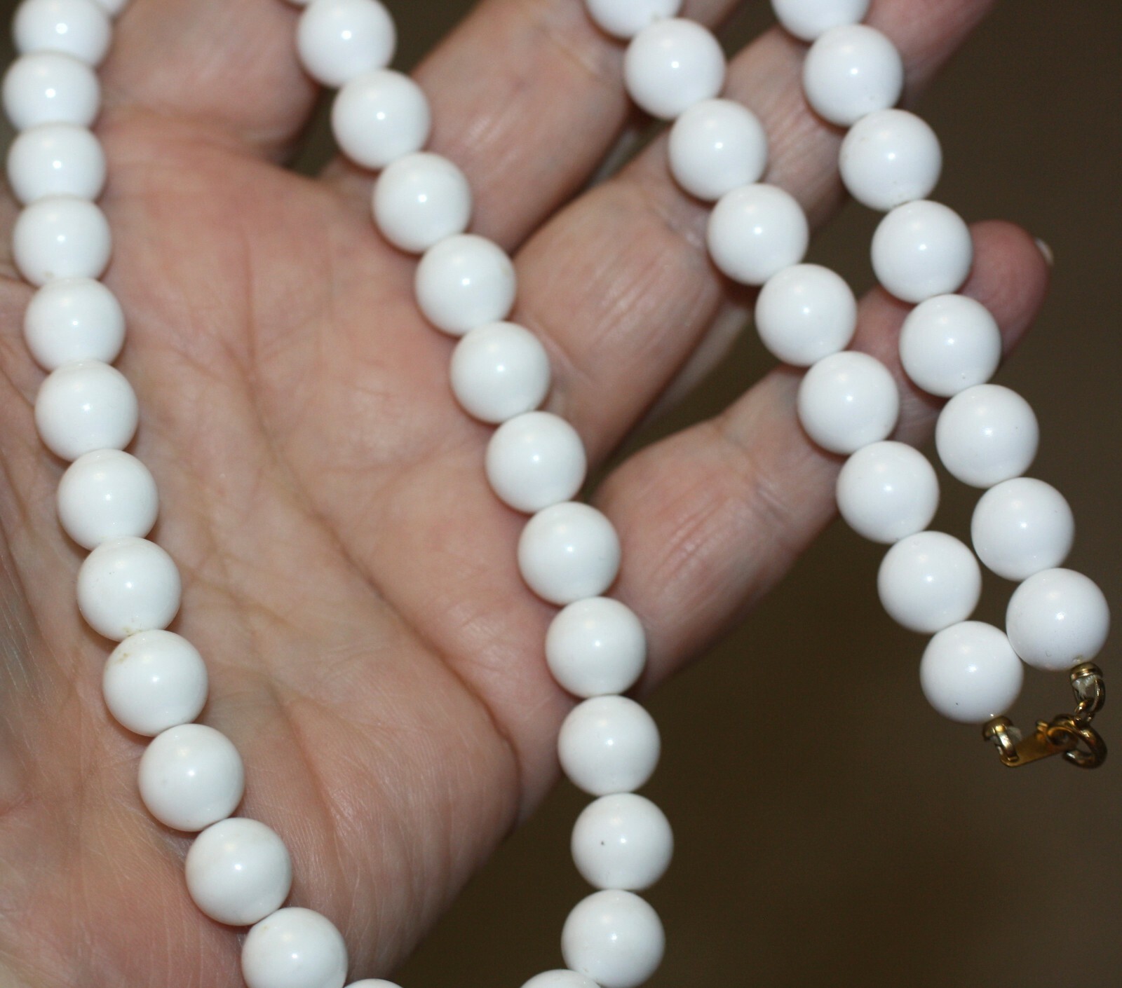 Vintage White Beaded Necklace made in Korea clean working clasp 23 1/2″ long