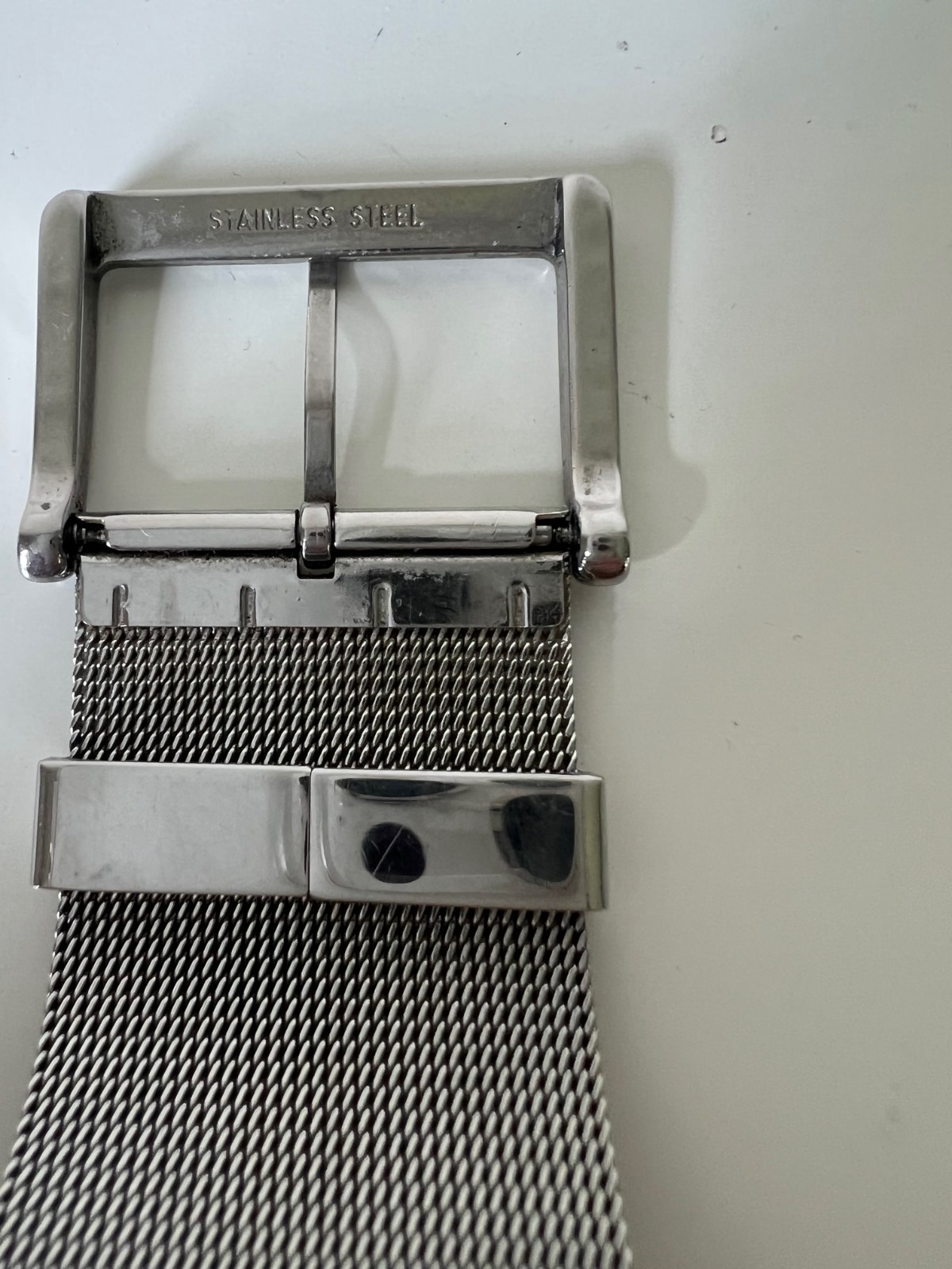 Operational DKNY Stylish Women’s Stainless Steel Mesh Band Watch