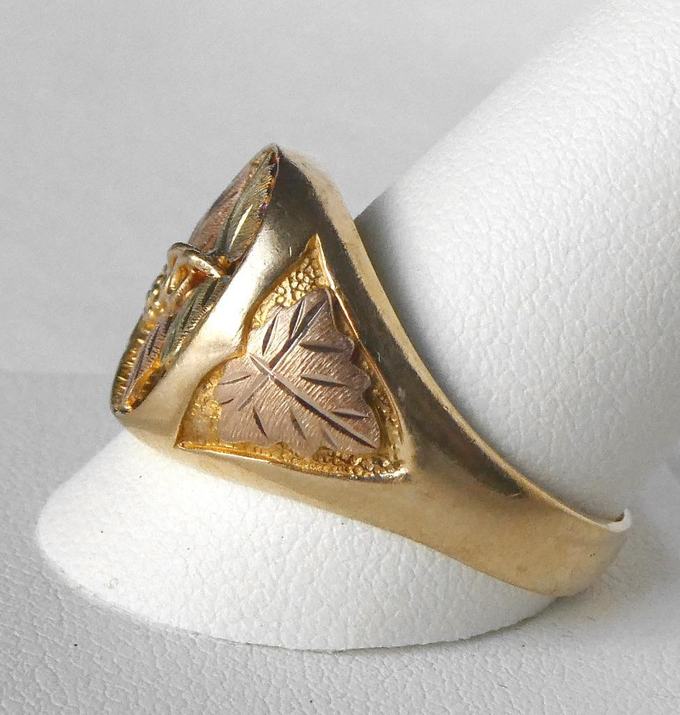Landstrom’s Mens 10k Black Hills Gold Grape Leaf and Vine Ring 8.6gr Size 11.5