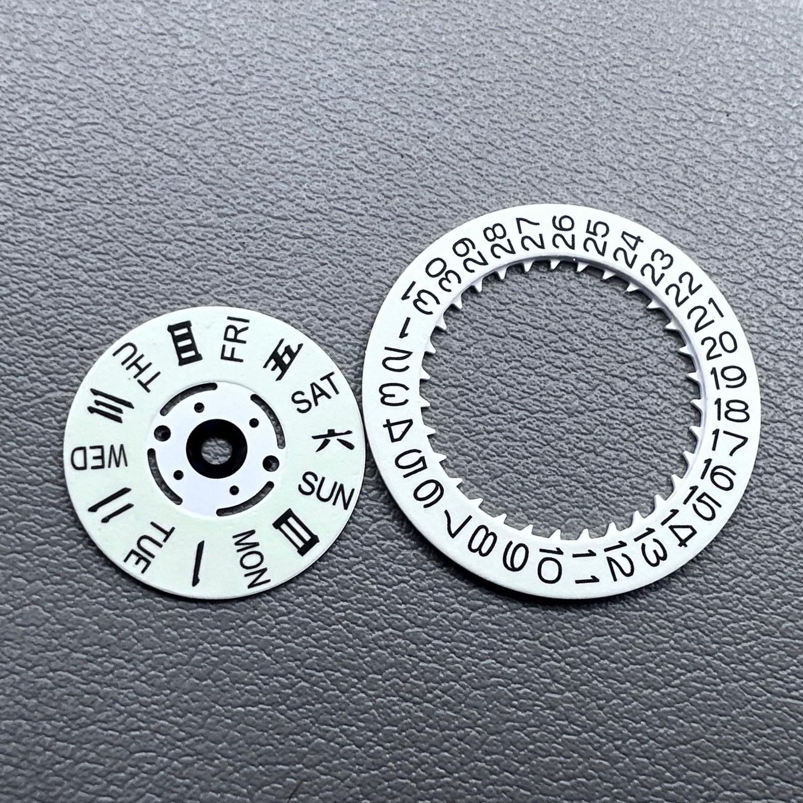 Green Lume White Date Disk Wheel Week Wheel for Seiko Movement NH36 Date@3.8
