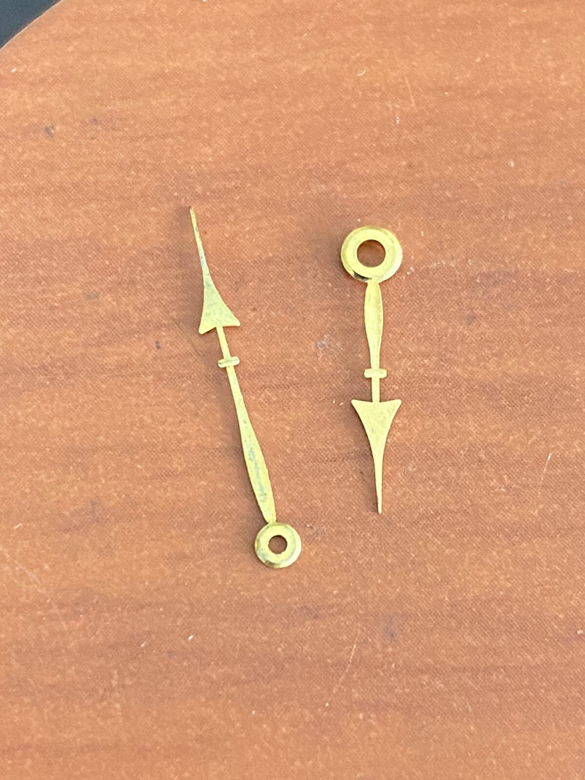 VINTAGE 10 SIZE HAMILTON HOUR AND MINUTE HAND ONLY, GOLD COLOR, GOOD CONDITION