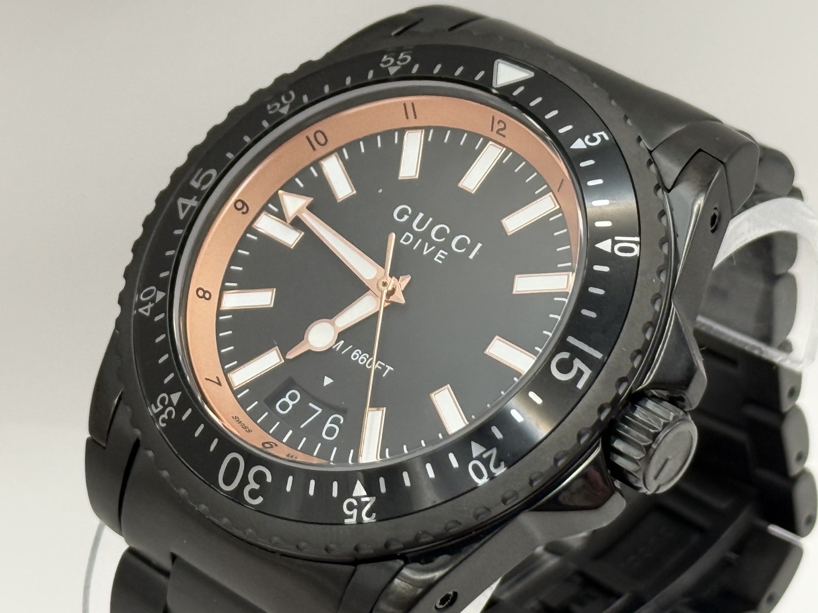 GUCCI Dive YA136213 Date Quartz Black Dial Mens Watch 45mm.