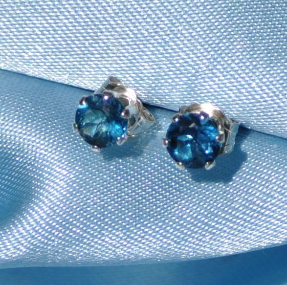 VERY PETITE 3MM ROUND LONDON BLUE TOPAZ .925 STERLING SILVER STUDS