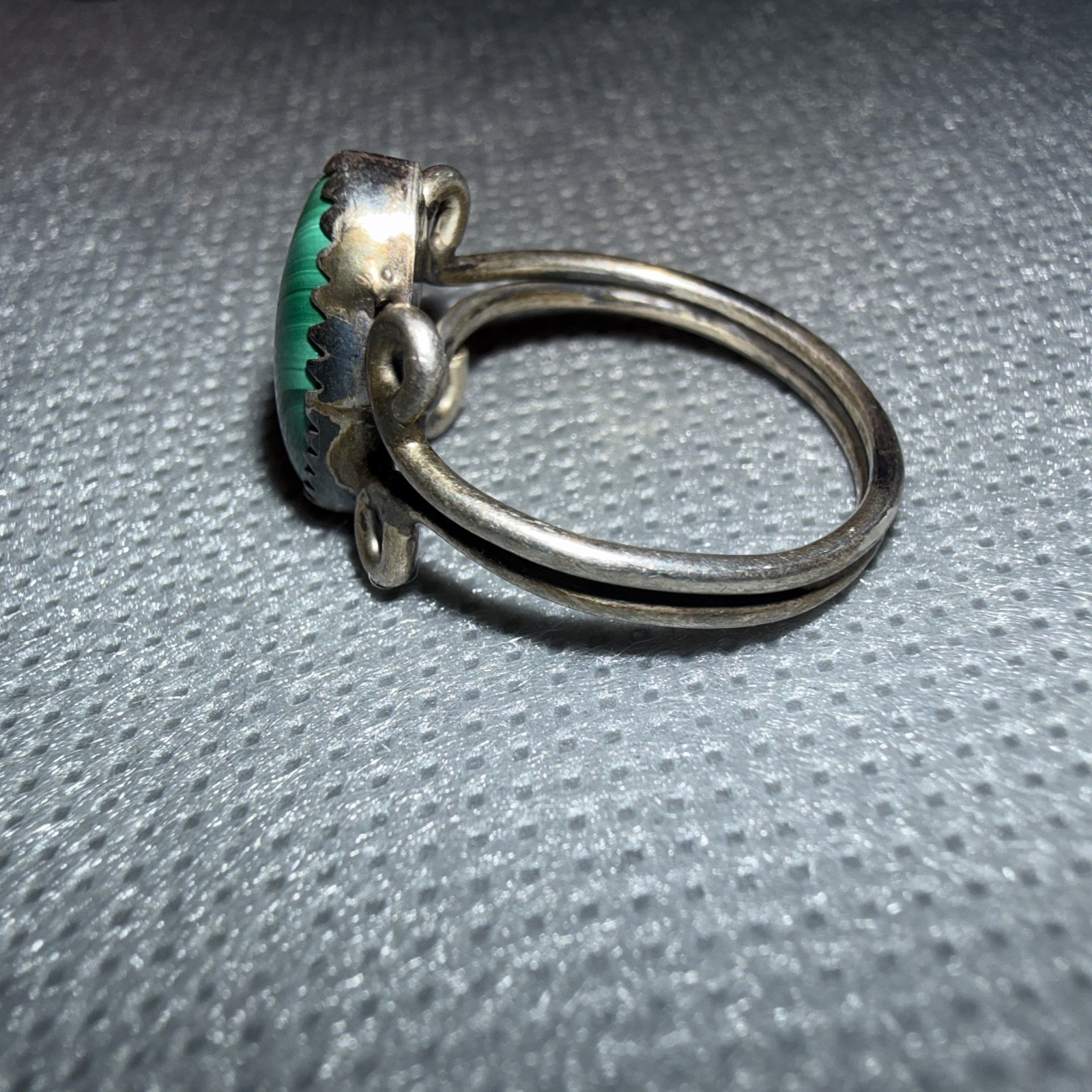 Natural Malachite, 925 Sterling Silver Ring-3.17grams. size 8. Needs Repair.