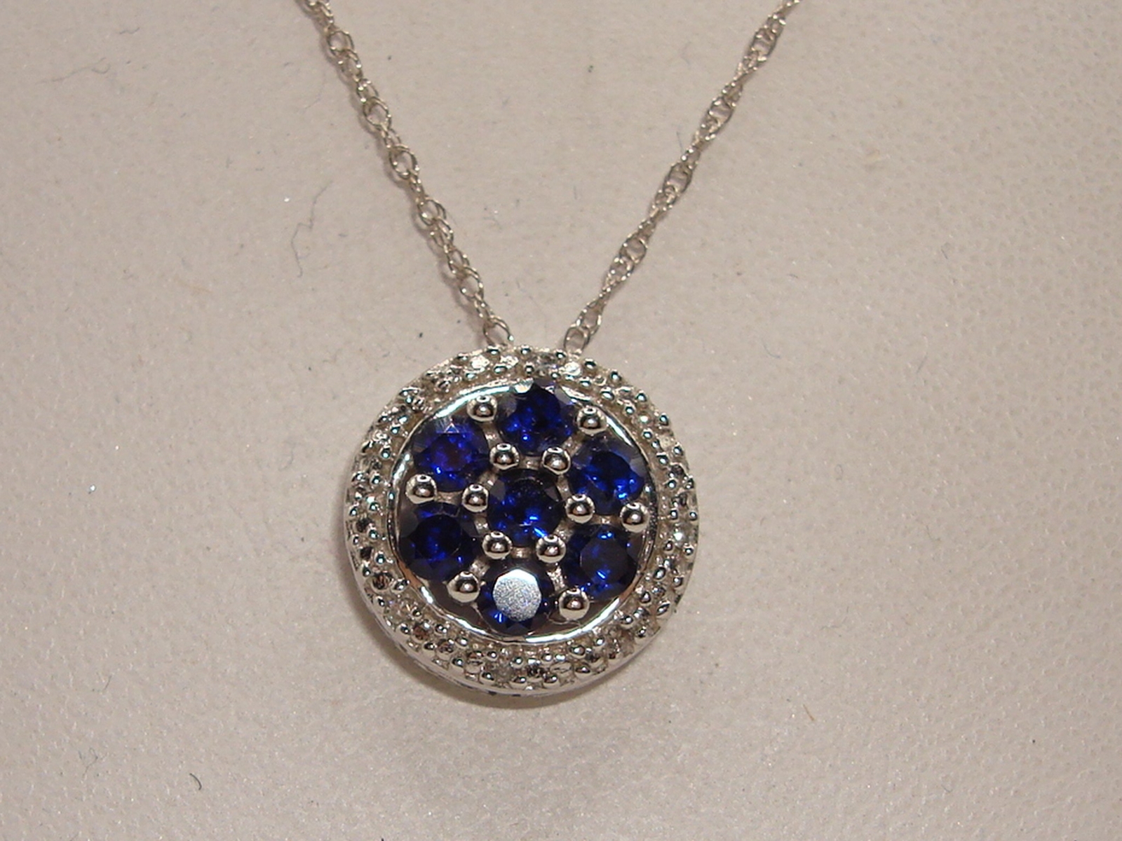 10K SOLID GOLD APPROX. 1/3 CTW SAPPHIRE & DIAMOND PENDANT NECKLACE!