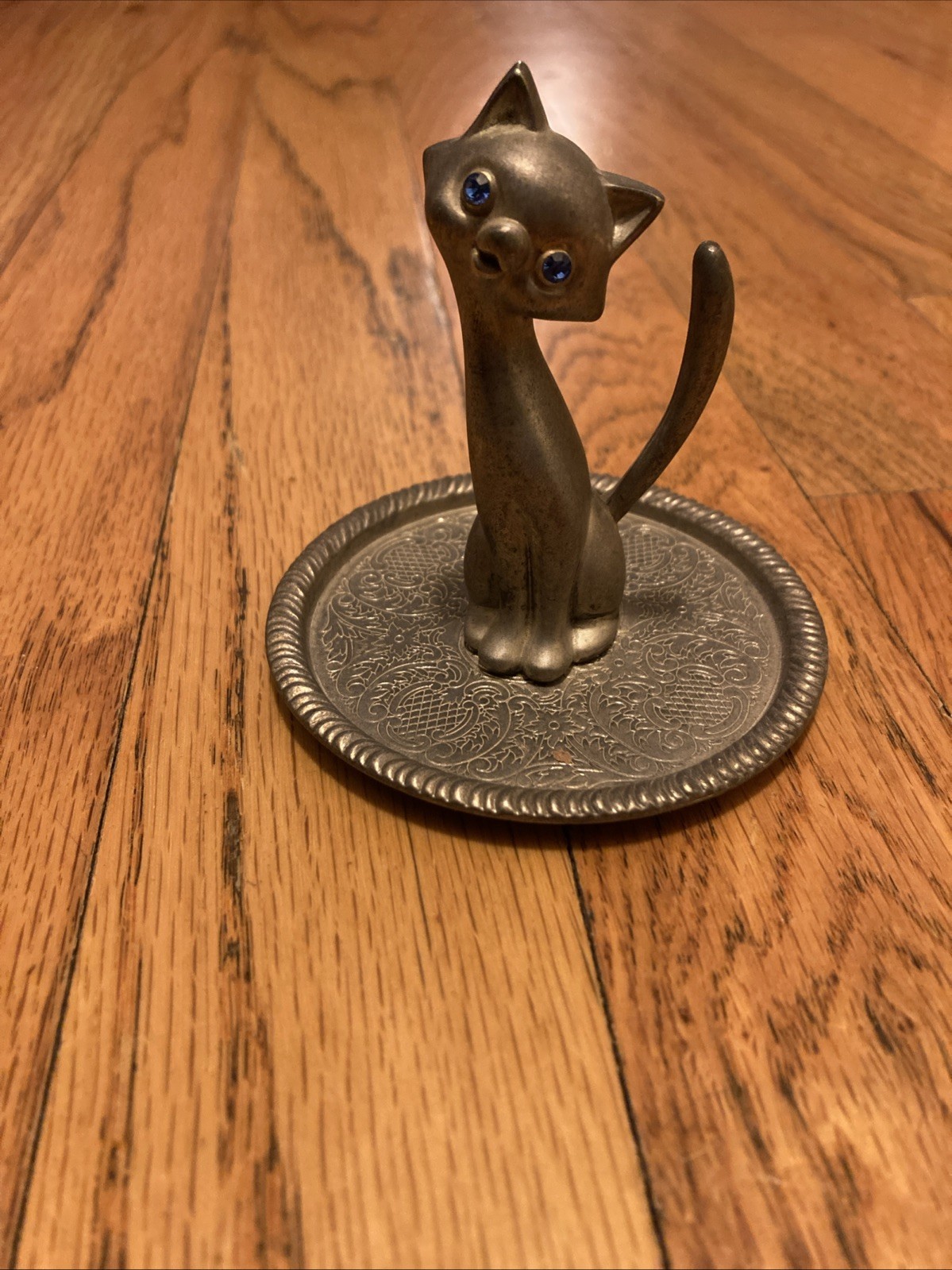 Vintage EP Zinc Alloy SILVER Plated Cat Kitty Kitten Ring Holder BLUE EYES