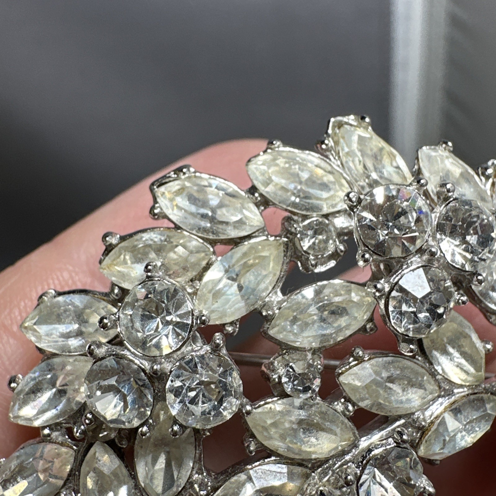 CROWN TRIFARI Alfred PHILIPPE VINTAGE Clear Rhinestone Crescent Brooch Pin