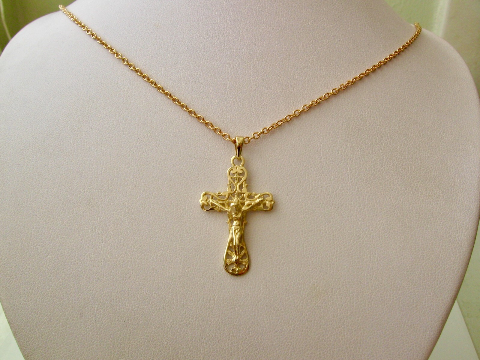 GENUINE SOLID 9K 9ct YELLOW GOLD FILIGREE CROSS CRUCIFIX JESUS PENDANT