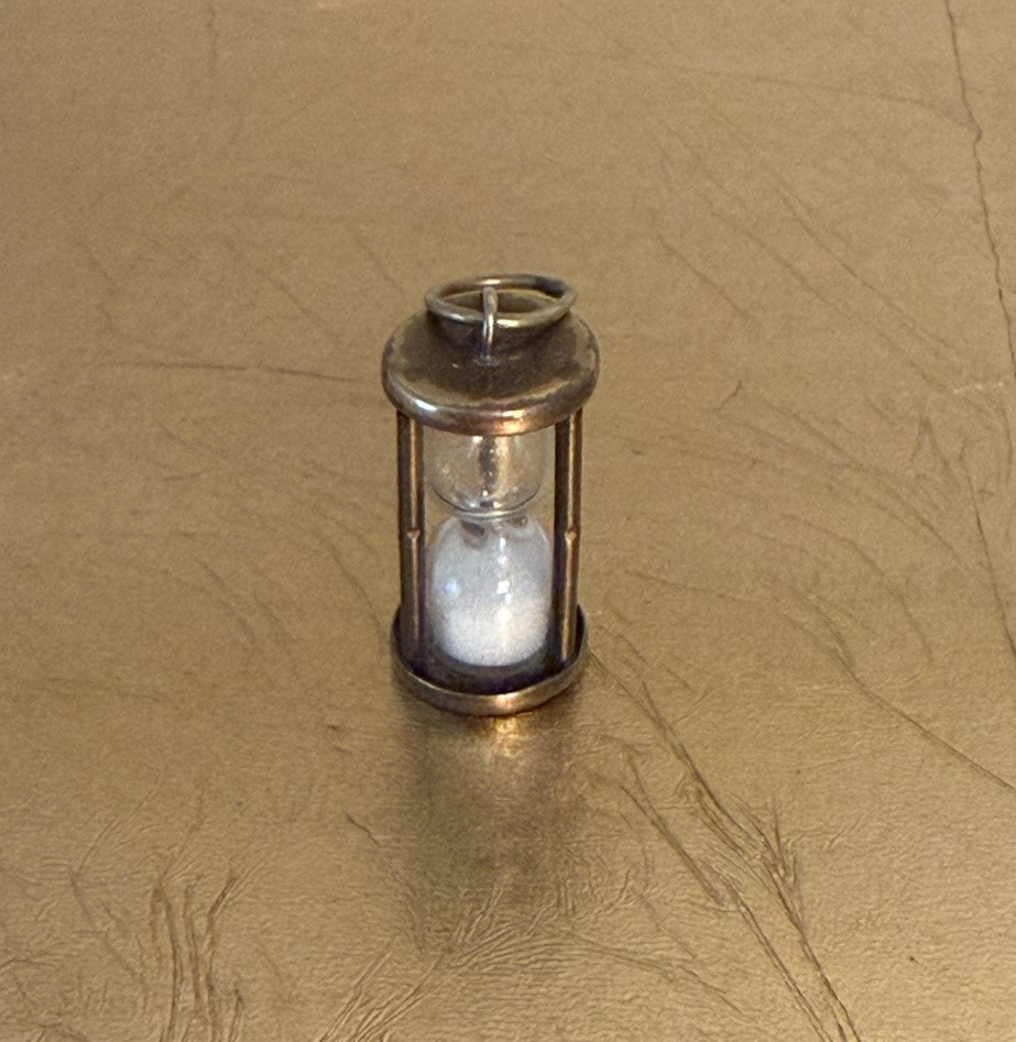 Vintage 14K Gold Working Hourglass Charm Pendant – Glass & White Sand – 2.13g