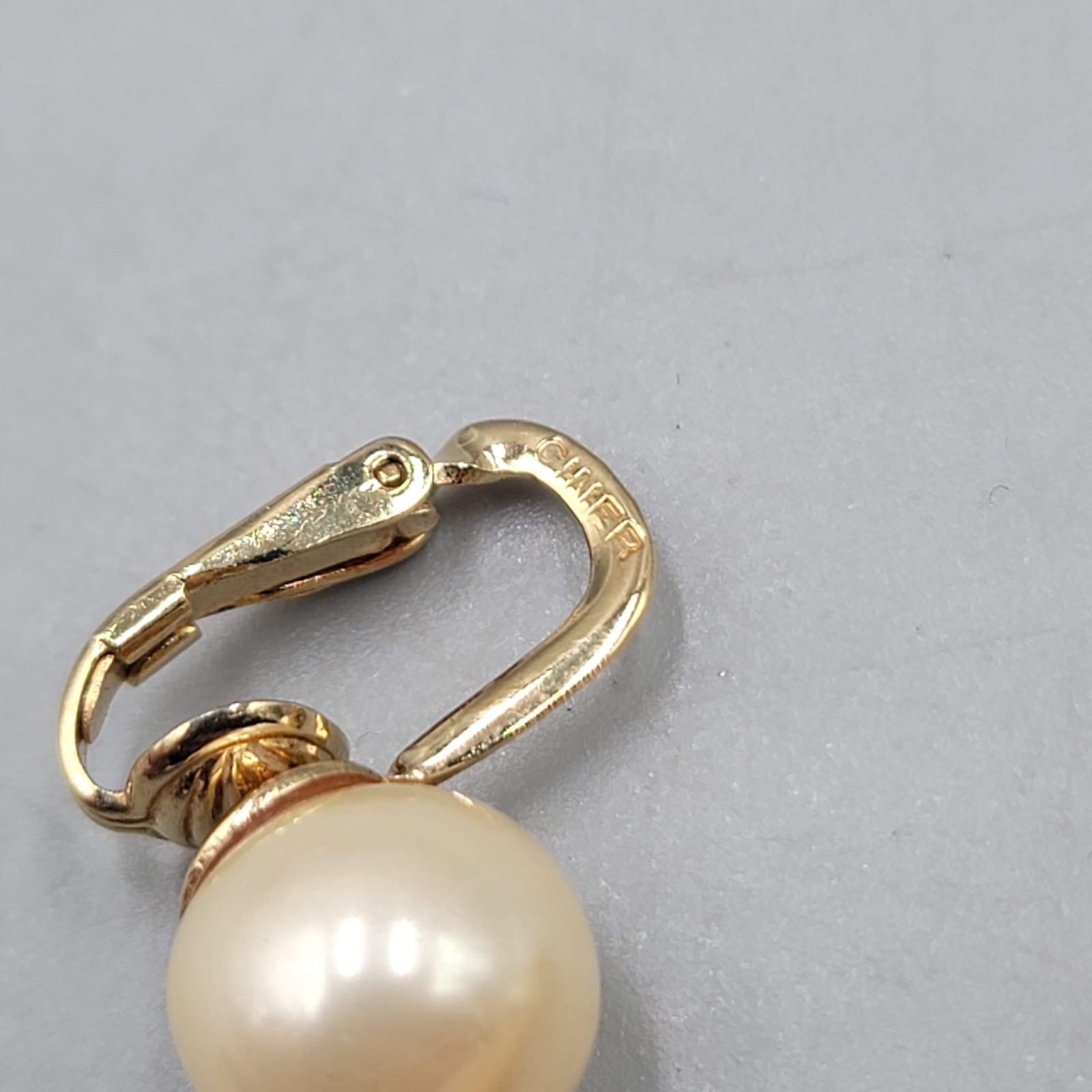 Vintage CINER Faux Pearl Bead Clip on Earrings Studs Gold tone 3/8 in