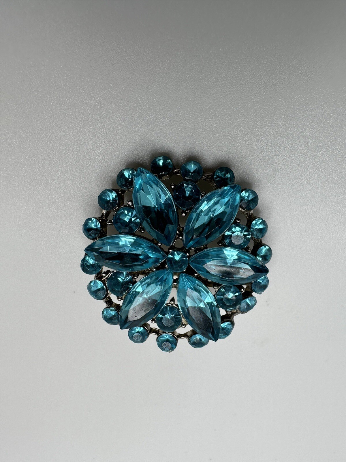 Vintage Blue Rhinestone Silver Star Flower Brooch 3.6cm BB15