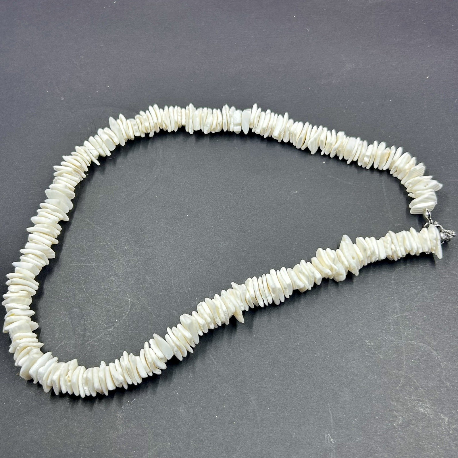 White/Off White Flat Stone Chip Choker Style Necklace With Lobster Closure