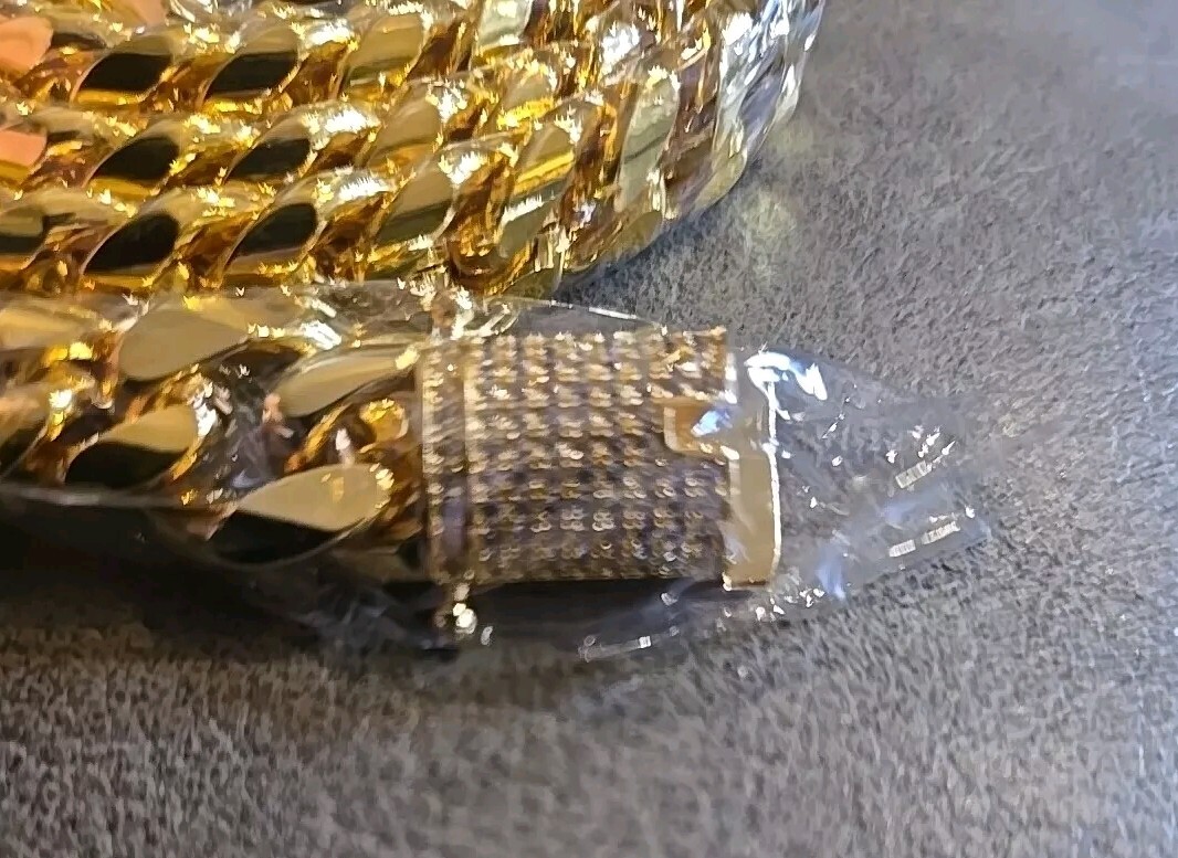 Unisex-Adult Miami Cuban Link Gold Colored 30 Inch Chain With Triple Closure NIB