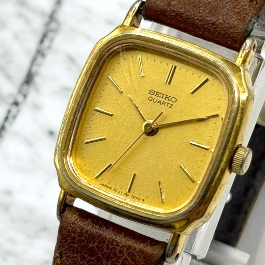 Excellent condition, fully functional SEIKO quartz square gold women’s watch