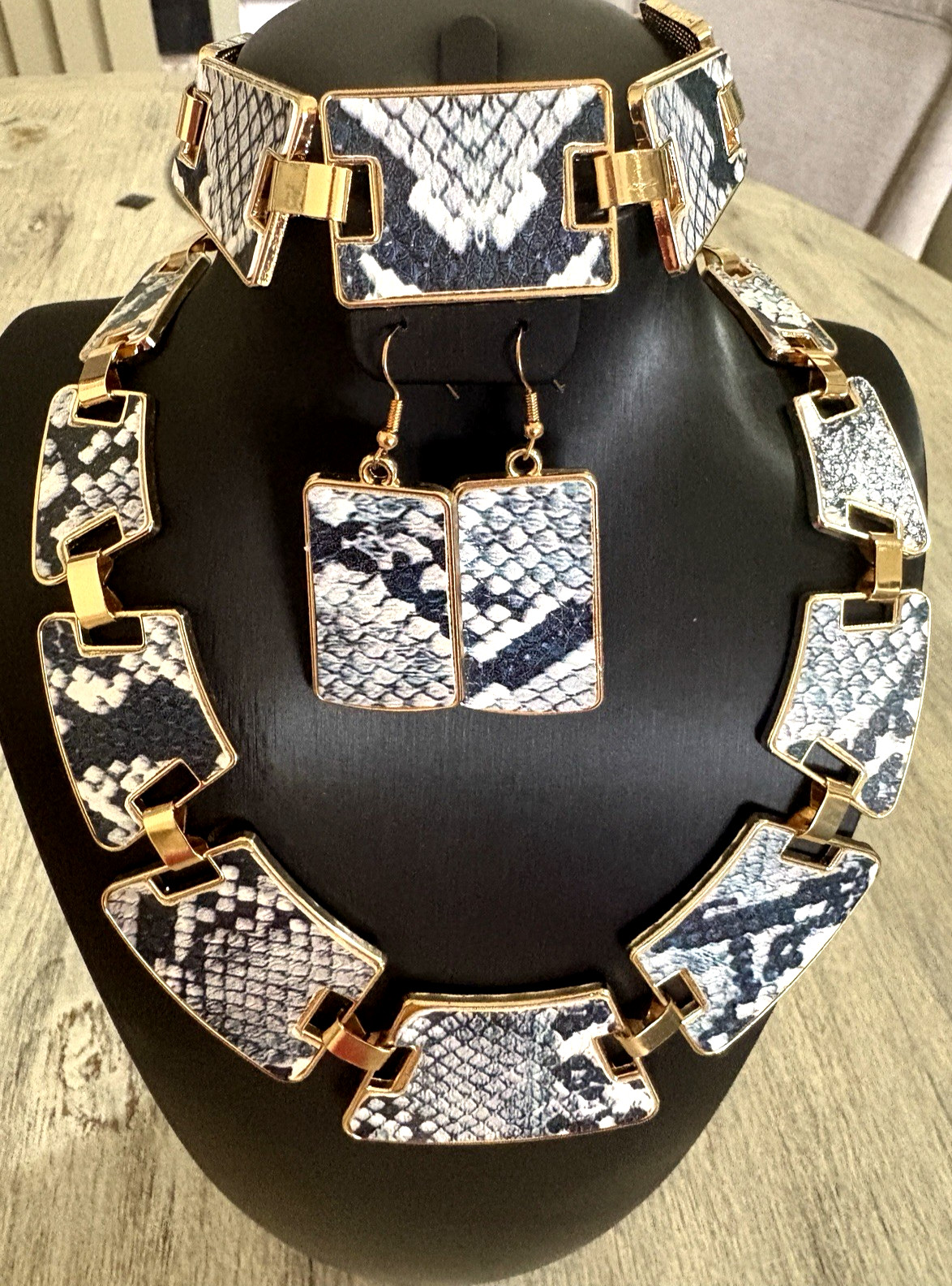 Snake Skin Animal Gold Tone Necklace Bracelet Earrings 3PC Set Brand New 18-20″