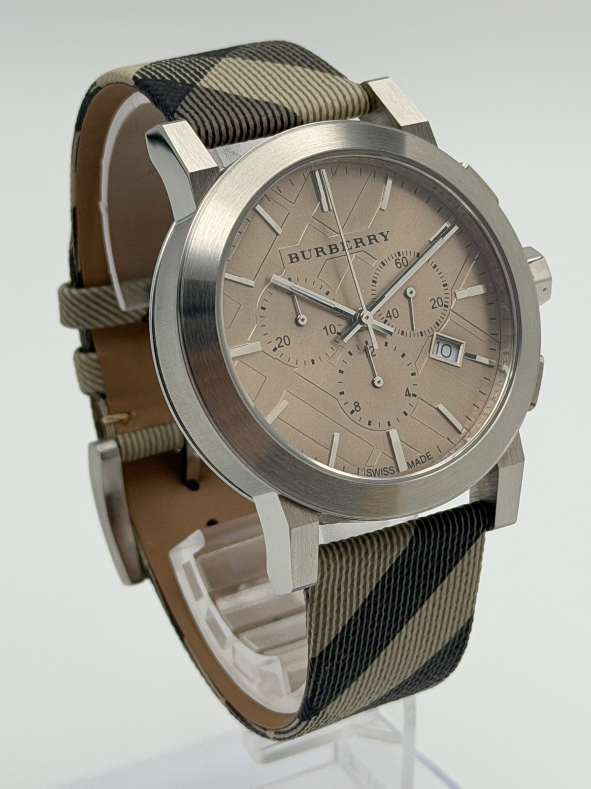 BURBERRY BU9358 THE CITY 42 mm Stainless Steel Chronograph Unisex Watch